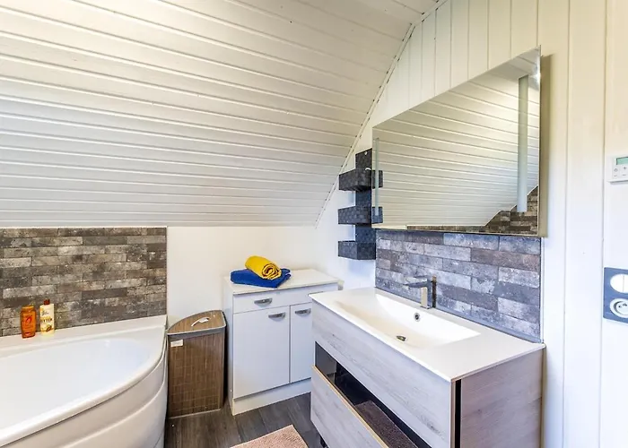 Semesterbostad Maison Familiale 6-8 Personnes En Vallee D'ossau *